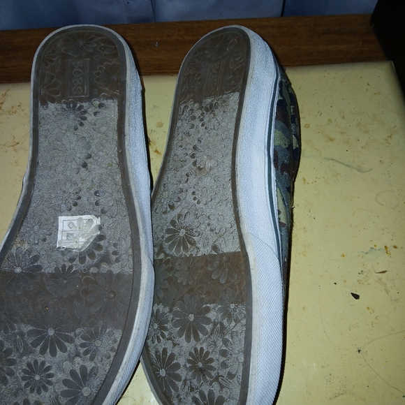 BOBS Skechers, Camo Cat Pattern Slip-ons,  Womens Size 8 - Picture 3 of 4